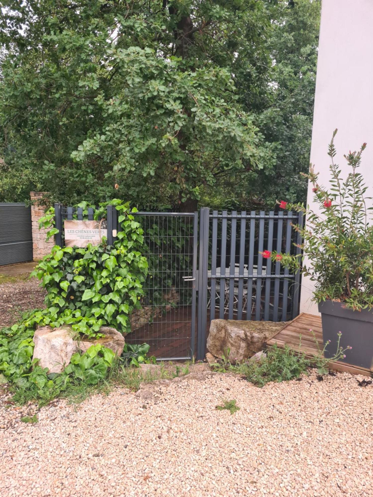 Les Chenes Verts Sommières Exterior foto